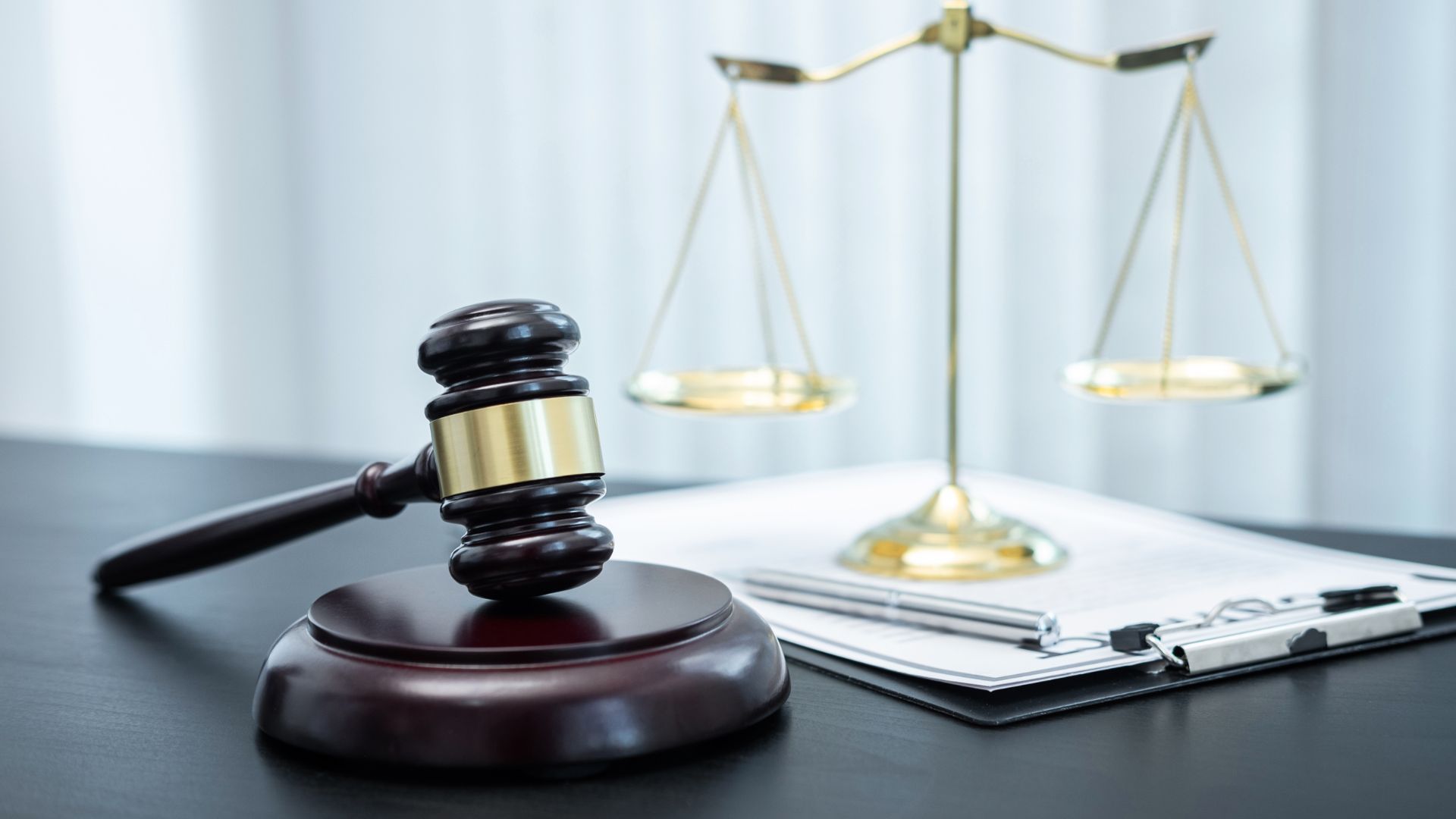 How to File a Lawsuit After a Truck Collision in Washington