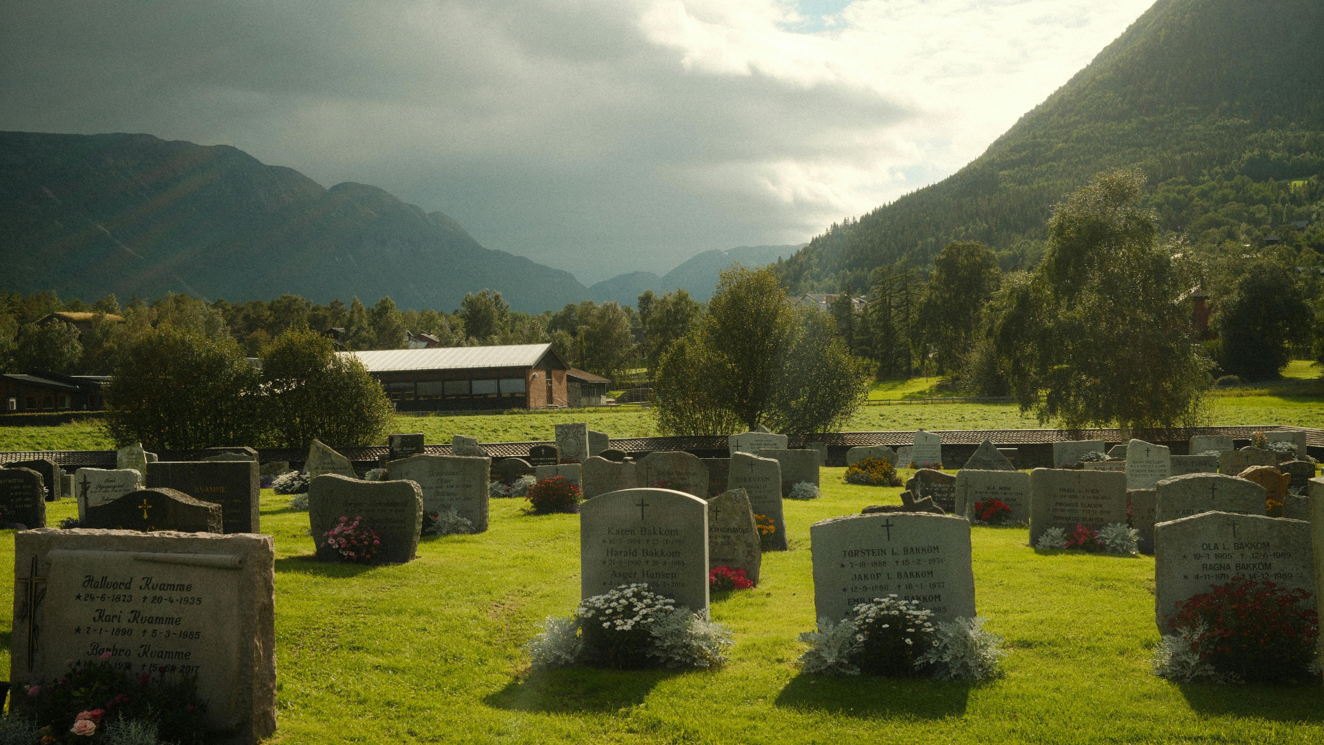 Yakima Pedestrian Injured in Crash on East Nob Hill Boulevard