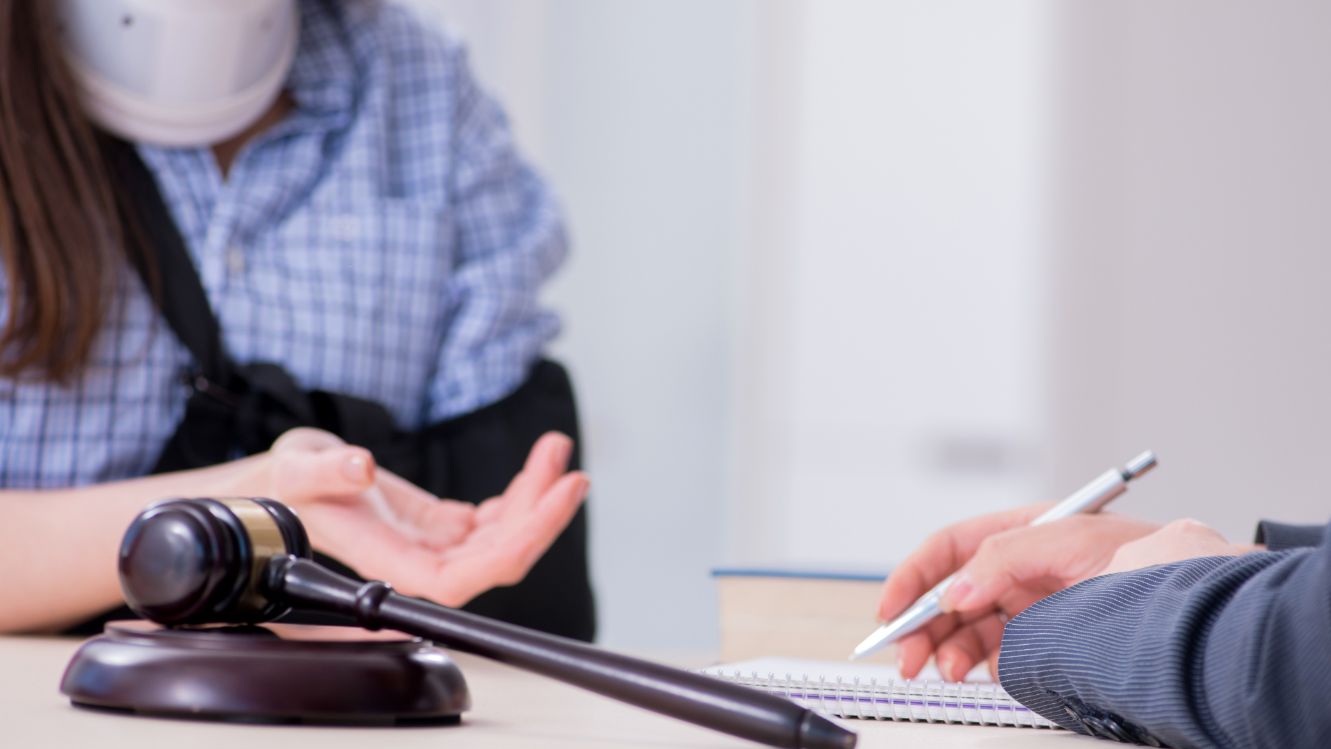How a Spanaway Car Accident Attorney Investigates Serious Collisions